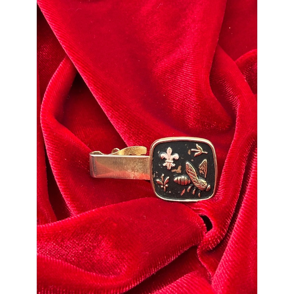 Vintage MCM Tie Clip Gold Tone Black Enamel Bee Fleur De Lis Mid Century Modern